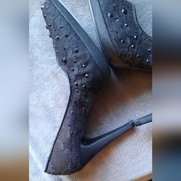 Nine West Rocha Sparkly Lace Overlay Pumps Size 8. Never worn. - Picture 5 of 7